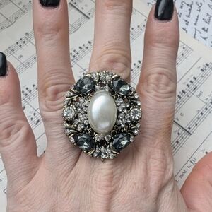 White and Black Pearl Crystal Ring